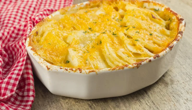 Gratin de pommes de terre et saumon