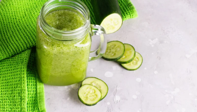Jus de concombre et menthe