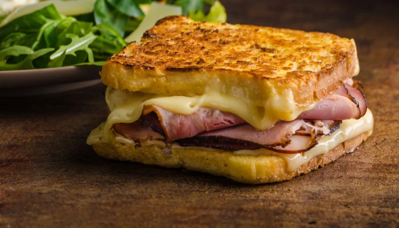Croque-monsieur à la raclette