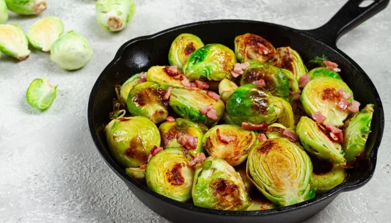 Poêlée de choux de Bruxelles et lardons