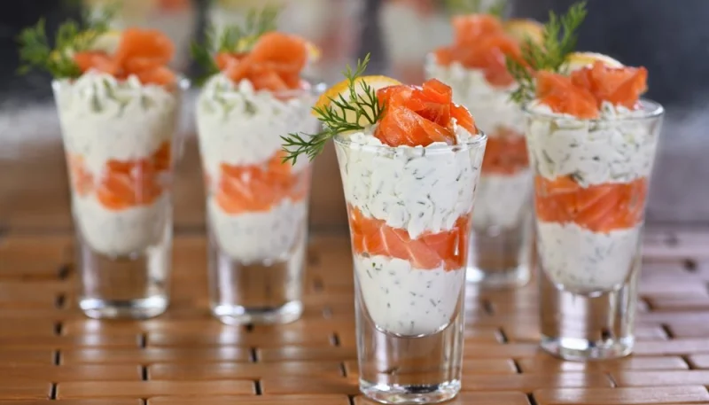 Verrines de saumon fumé et fromage frais