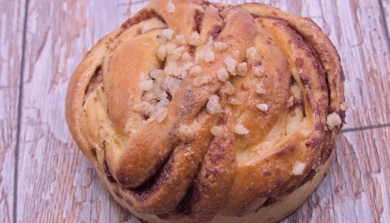 Brioche aux pralines roses