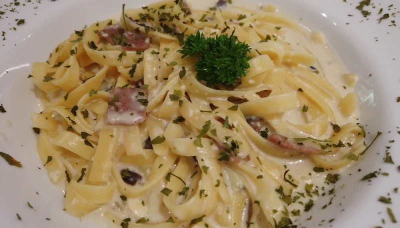 Fettuccine à la carbonara