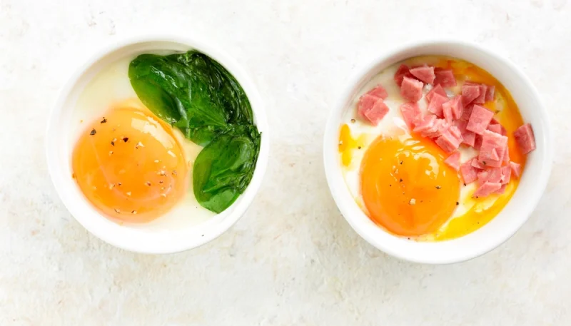 Œufs cocotte gourmands aux épinards et jambon