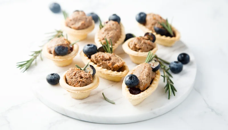Mini tartelettes gourmandes au foie gras et myrtilles fraîches