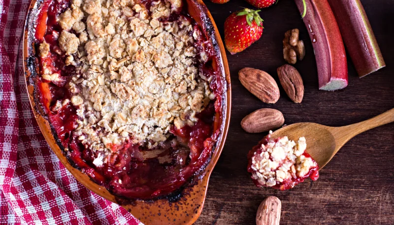 Crumble fraises-rhubarbe
