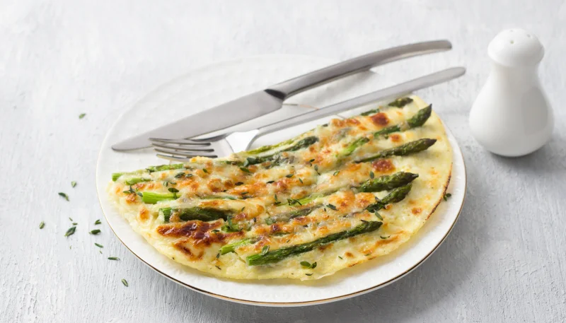 Omelette aux asperges et parmesan