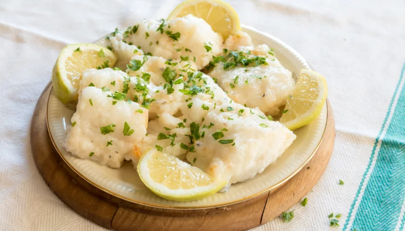 Pavé de cabillaud sauce citronnée aux herbes
