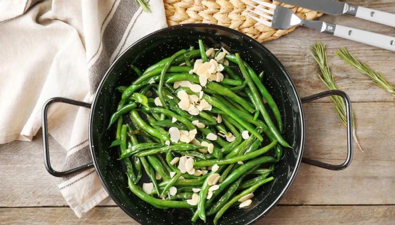Poêlée de haricots verts et amandes effilées