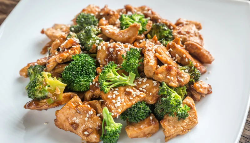 Poulet sauté au brocoli