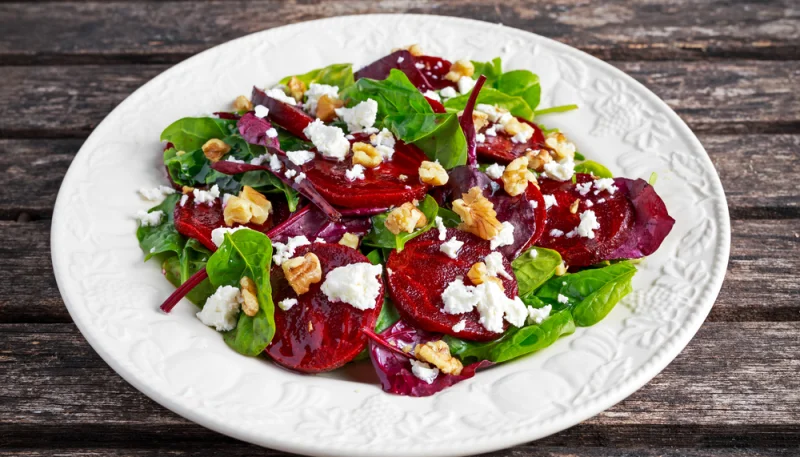 Carpaccio de betterave et fromage de chèvre