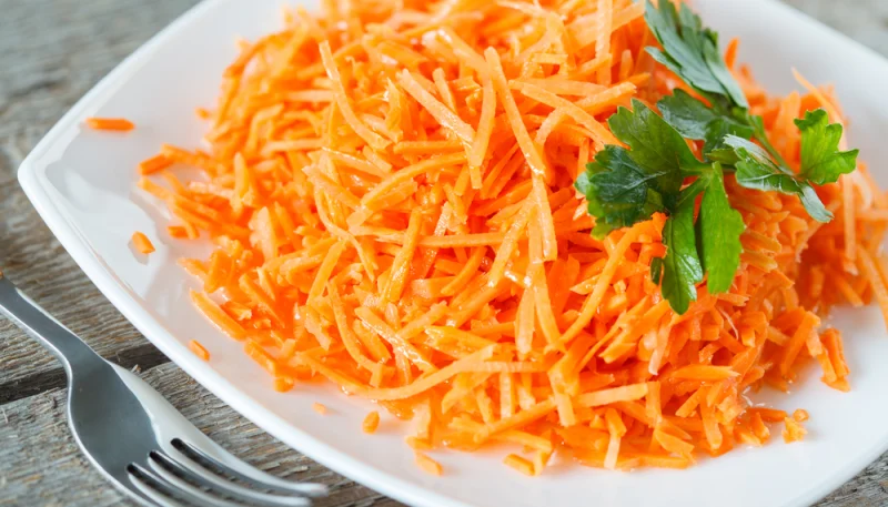 Salade de carottes râpées à l’orange et cumin