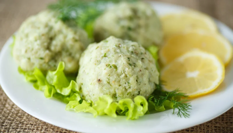 Boulettes de poisson maison aux herbes