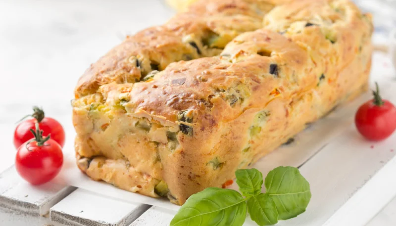 🫒 Cake aux olives moelleux et savoureux – Recette facile pour l’apéritif