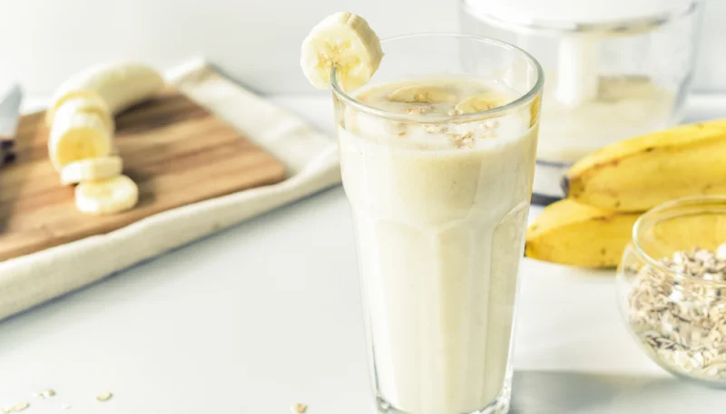 Milkshake à la banane et lait végétal