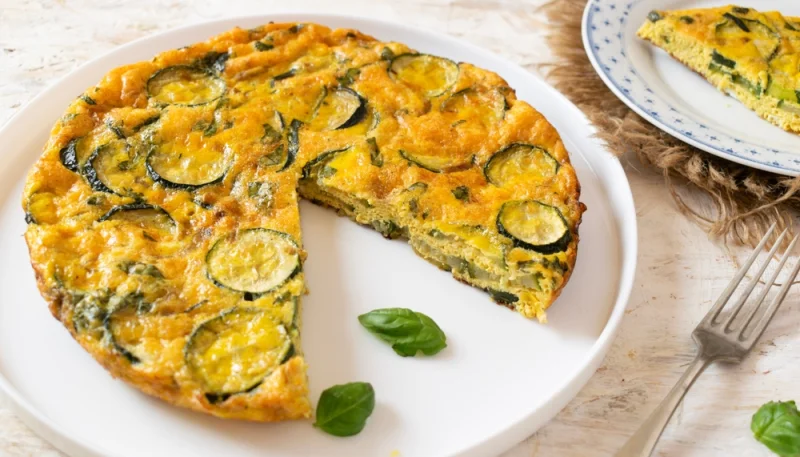 Omelette aux fines herbes et courgettes