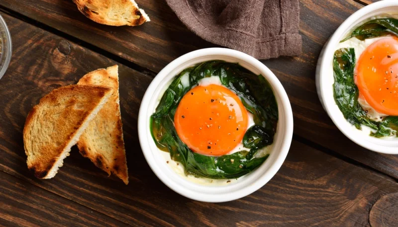 Œufs cocotte aux épinards et crème légère