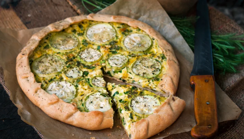 Pizza maison aux courgettes et chèvre