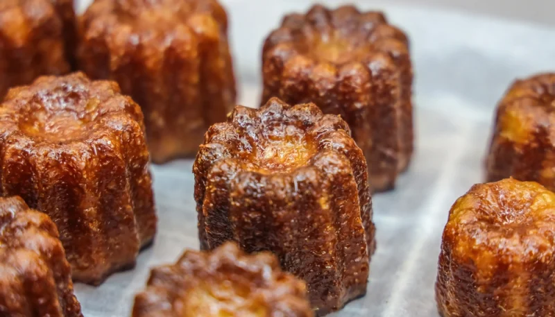 🧁 Canelés de Bordeaux : la recette authentique crousti-fondante au rhum et à la vanille