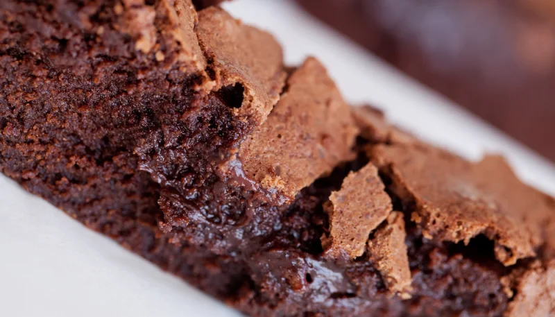 Moelleux, fondant, intense… Le guide pour un gâteau au chocolat absolument parfait