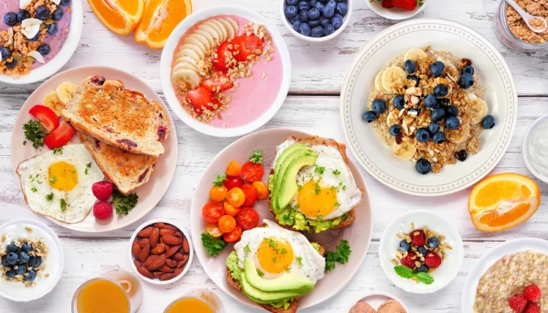 Petit déjeuner sain et équilibré : que faut-il vraiment mettre dans son assiette ?