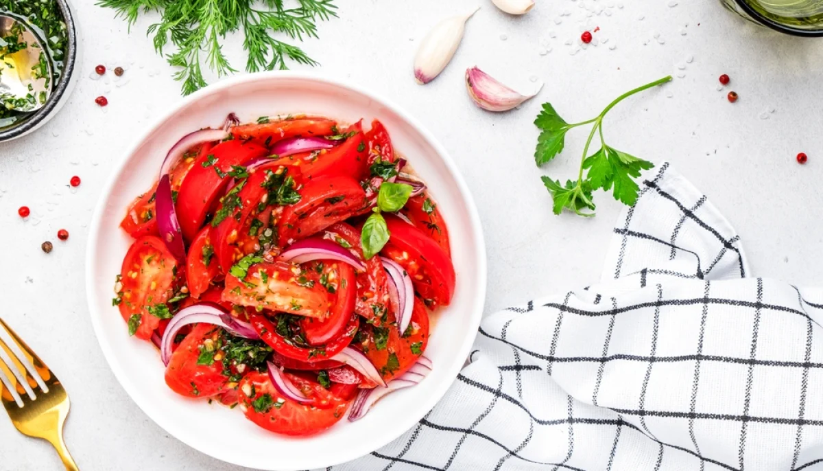 Ne mangez plus jamais ces 5 aliments de la même façon : des astuces de chefs que personne ne vous dit