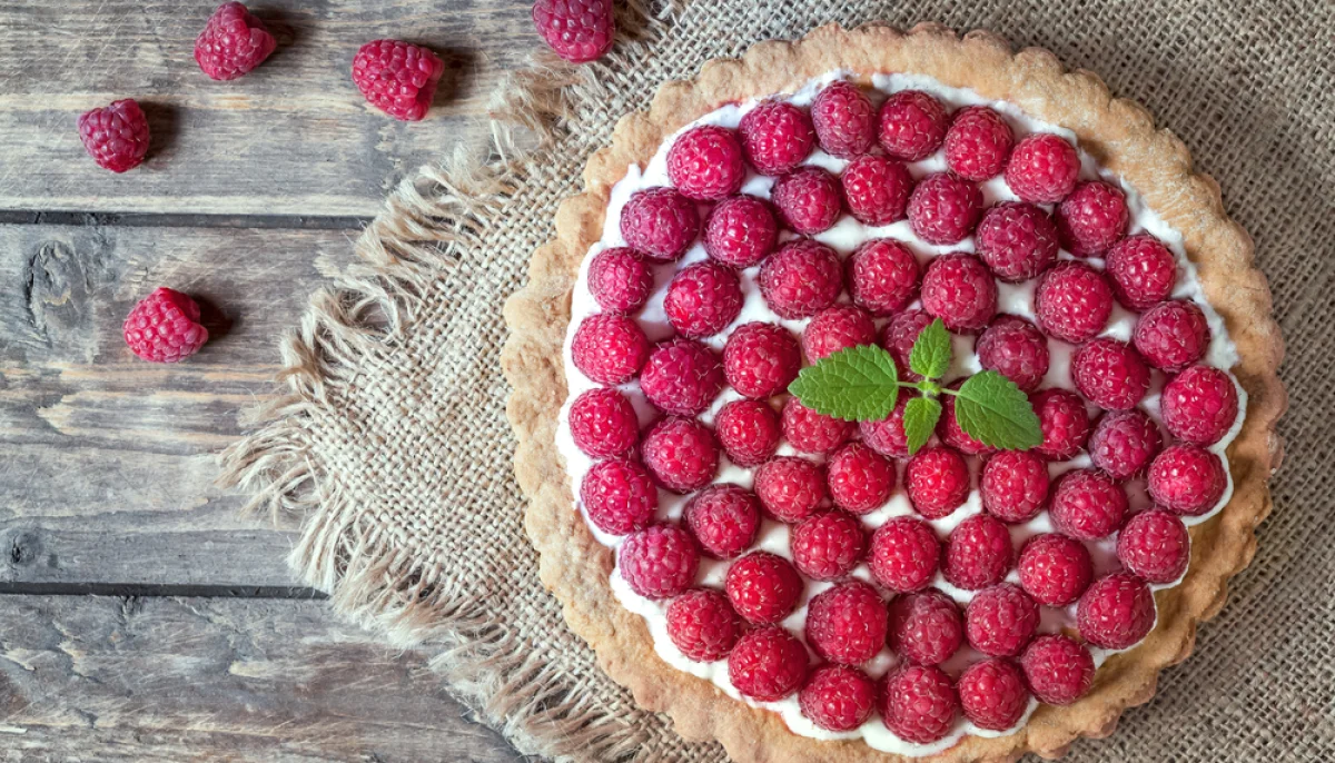 Tarte aux framboises et crème légère au mascarpone