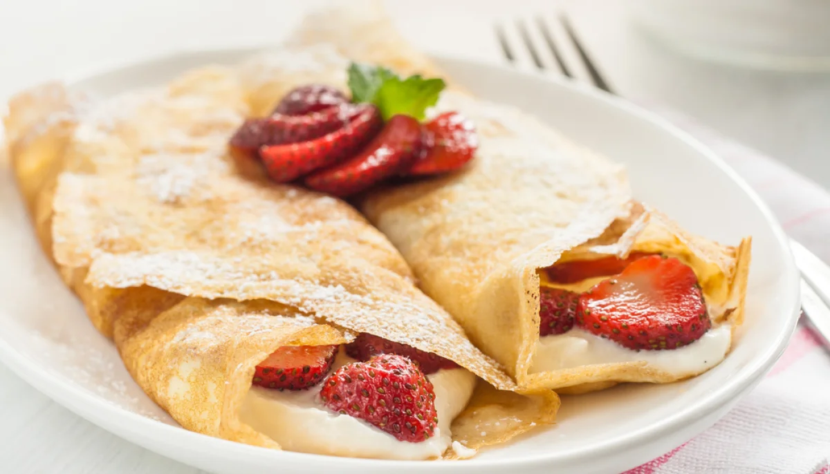 Crêpes roulées aux fraises et mascarpone