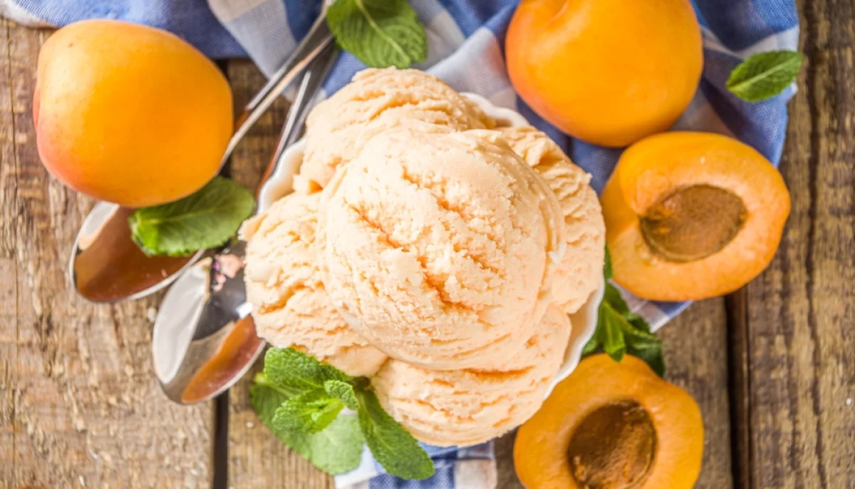 Glace maison aux abricots