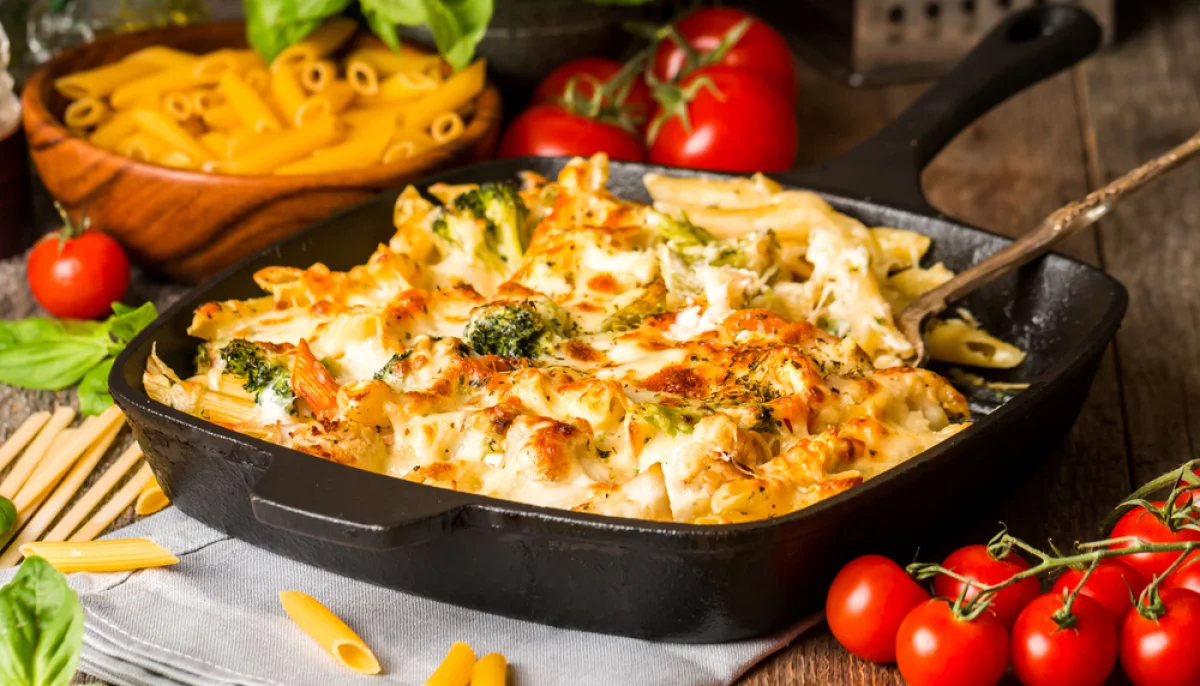 Gratin de pâtes aux tomates et mozzarella