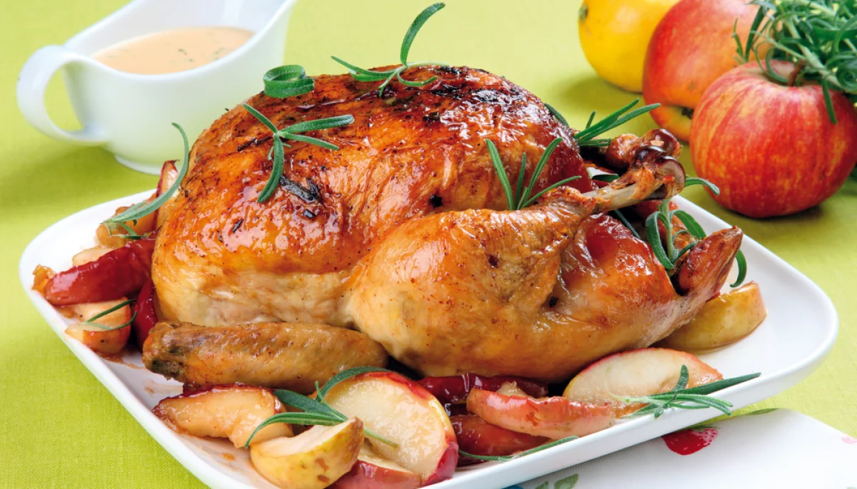 Poulet rôti aux pommes et oignons caramélisés
