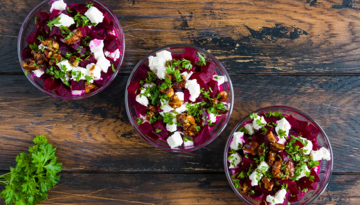 Salade de betteraves, noix et fromage de chèvre