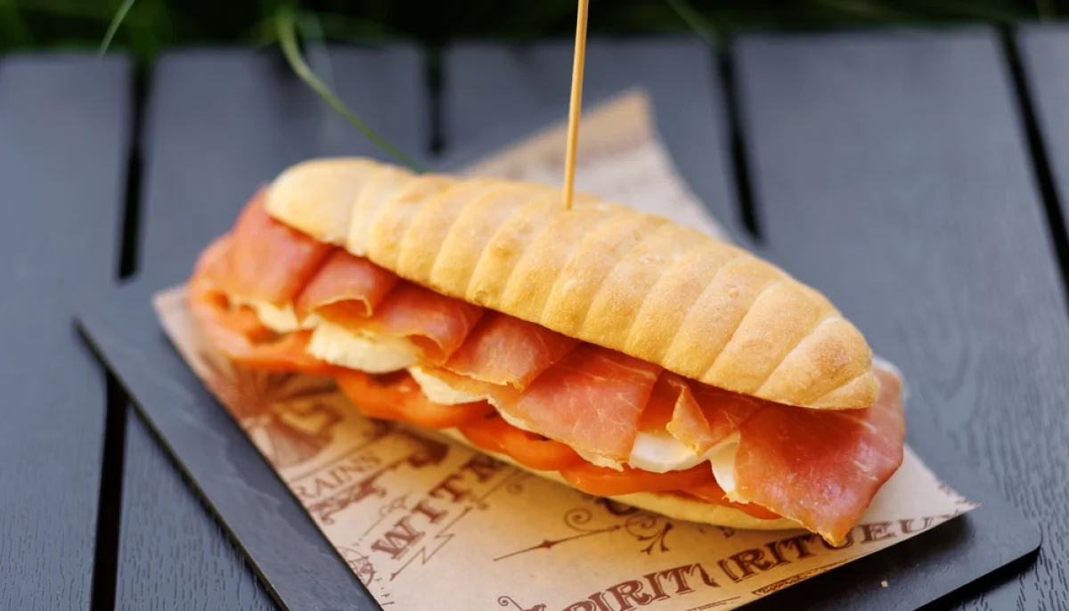 Sandwich italien jambon cru mozzarella