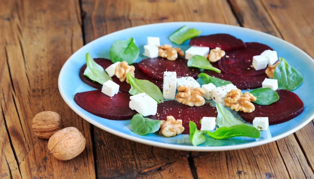 Carpaccio de betteraves et noix
