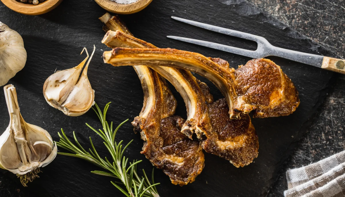 Côtelettes d’agneau aux herbes fraîches