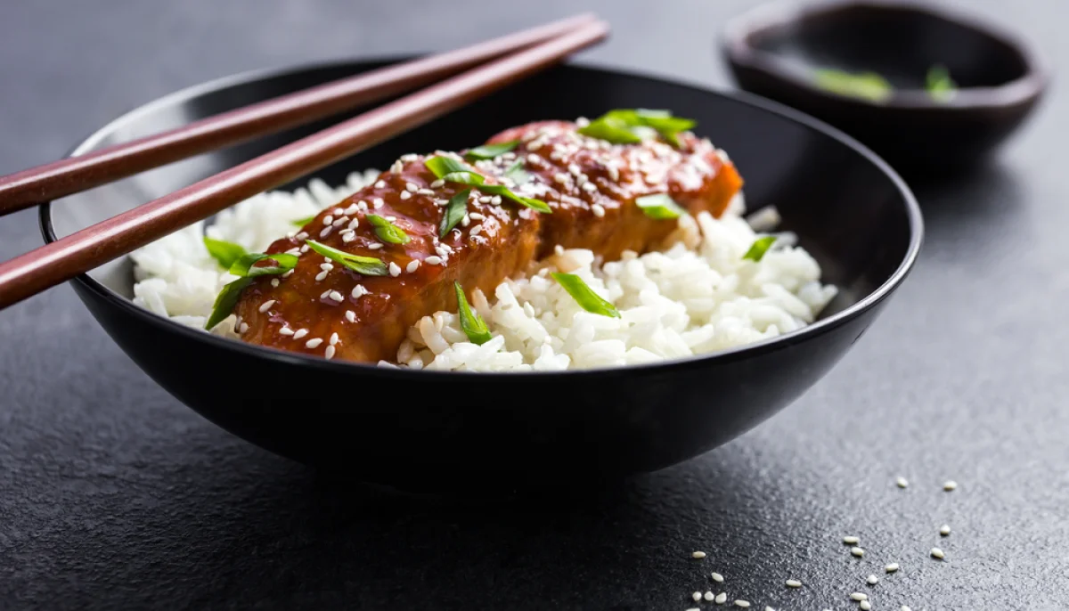 đŁ Saumon teriyaki et riz parfumĂ©