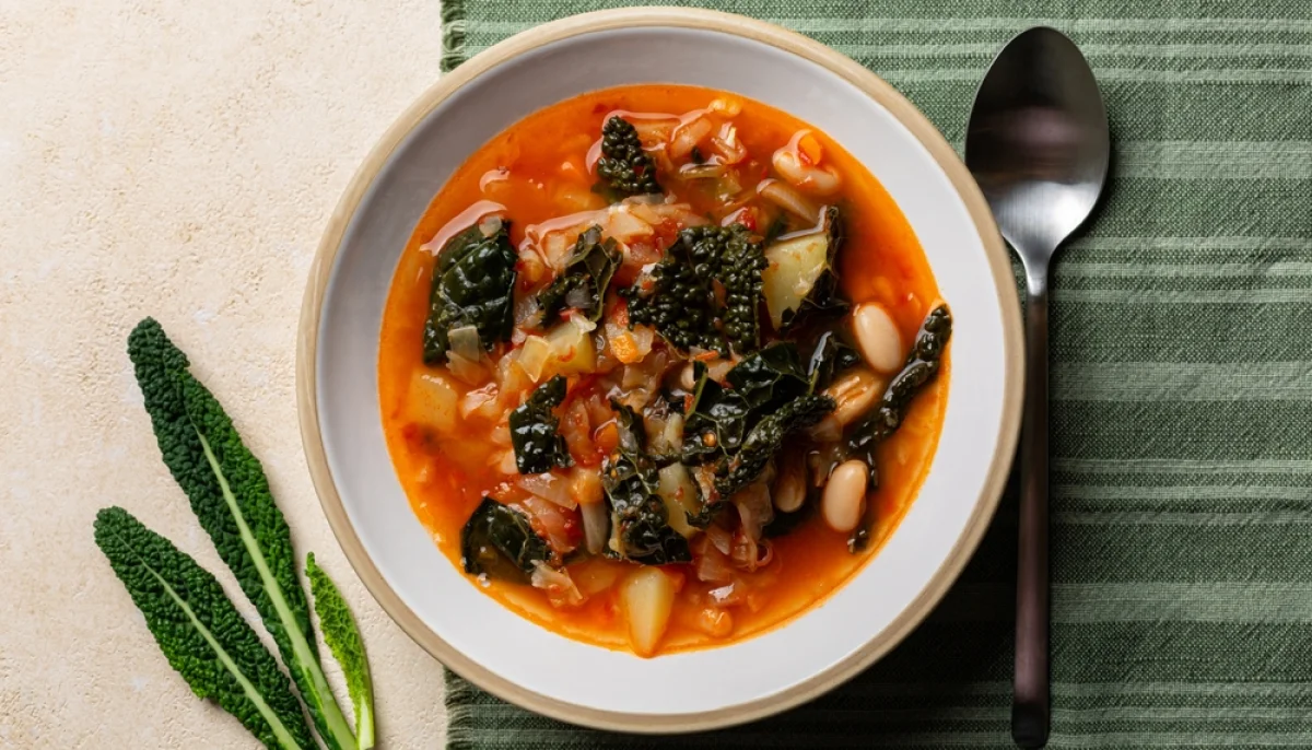Soupe de haricots blancs et chou kale