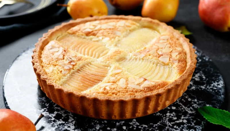 Tarte bourdaloue aux poires et crème d’amandes