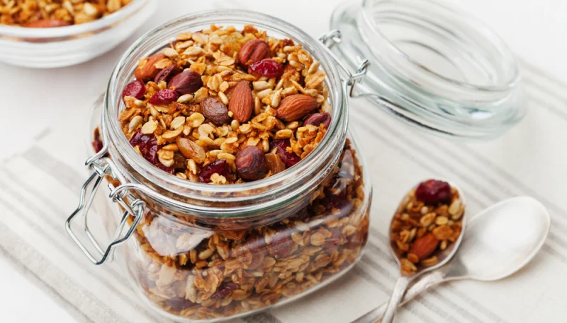 Granola maison aux noisettes