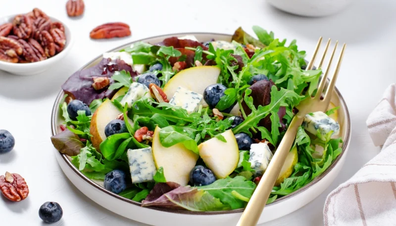 🥗 Salade automnale : poire, roquefort, noix et roquette