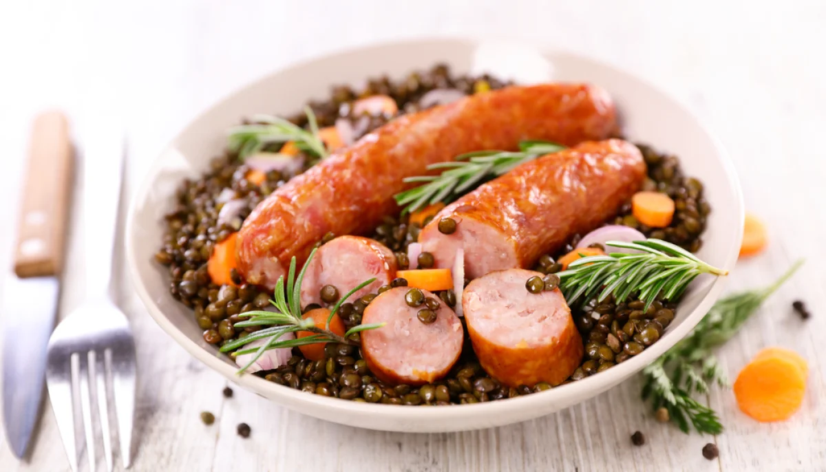 Saucisses lentilles à l’ancienne