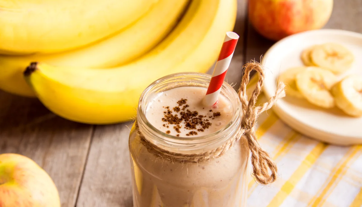 Smoothie pomme, banane et cannelle