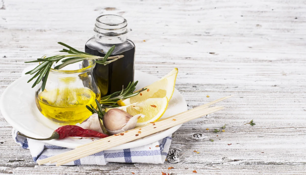 Les 12 ingrédients miracles à toujours avoir dans sa cuisine : ils changent tout ! ✨