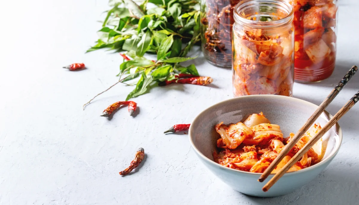 🌶️ Les bienfaits du fermenté : comment intégrer le kimchi dans vos repas