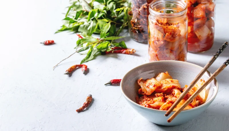 🌶️ Les bienfaits du fermenté : comment intégrer le kimchi dans vos repas