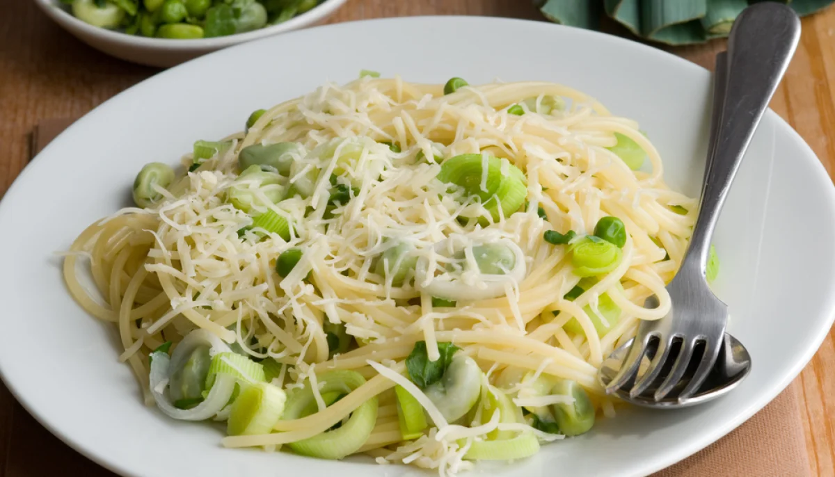 Pâtes aux poireaux, citron et crème