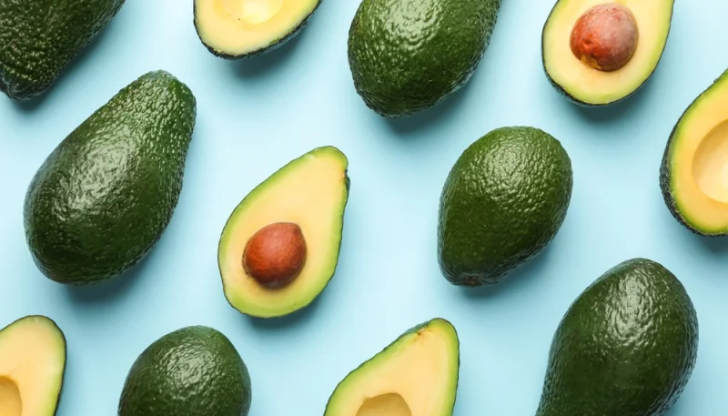 🥑 Les 12 ingrédients que les nutritionnistes recommandent d’avoir toujours sous la main