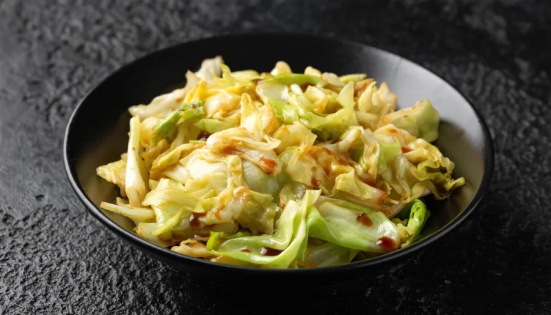 🥬Chou blanc sauté à l'ail