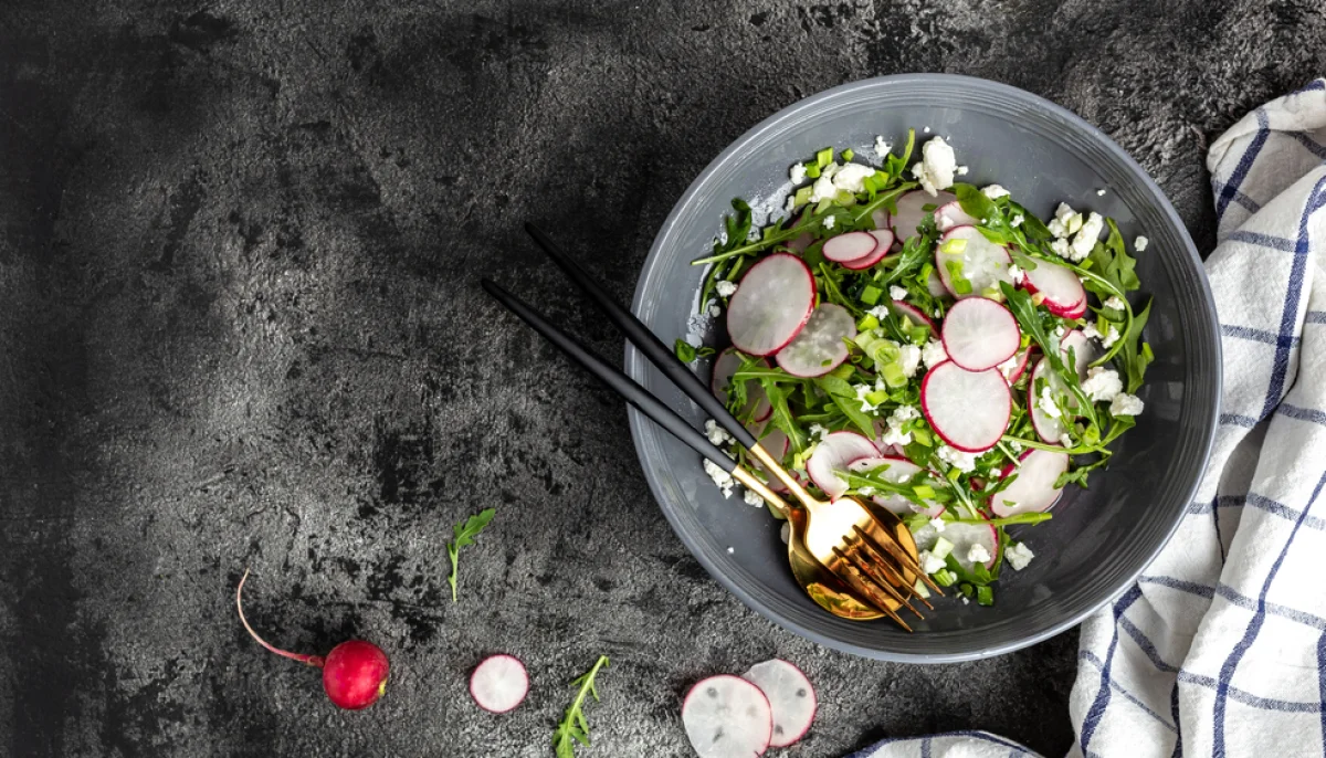 🥗Salade de roquette, radis et parmesan