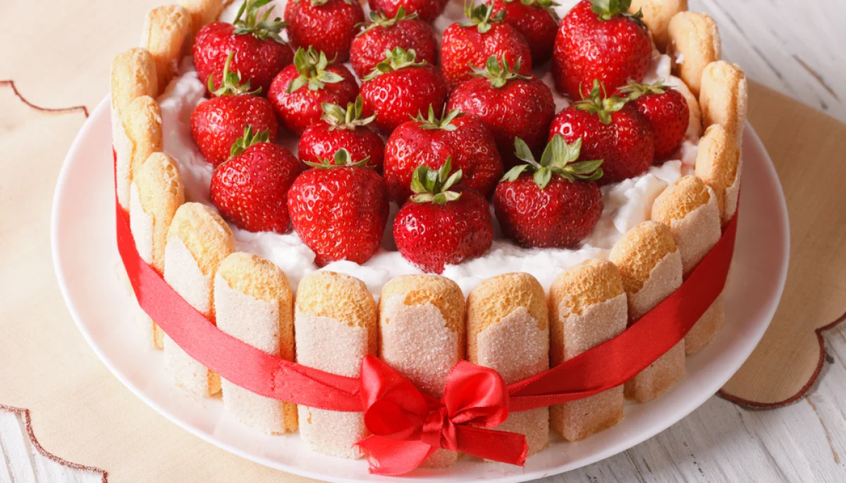 🍓Charlotte aux fraises maison